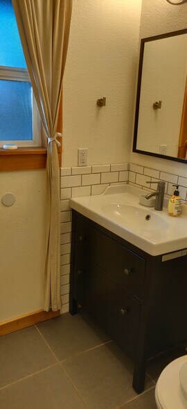 Building Photo - 3842 Idaho St