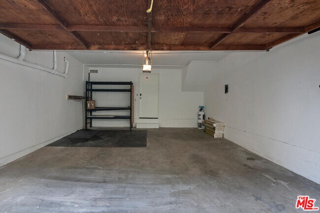 Building Photo - 29239 Heathercliff Rd