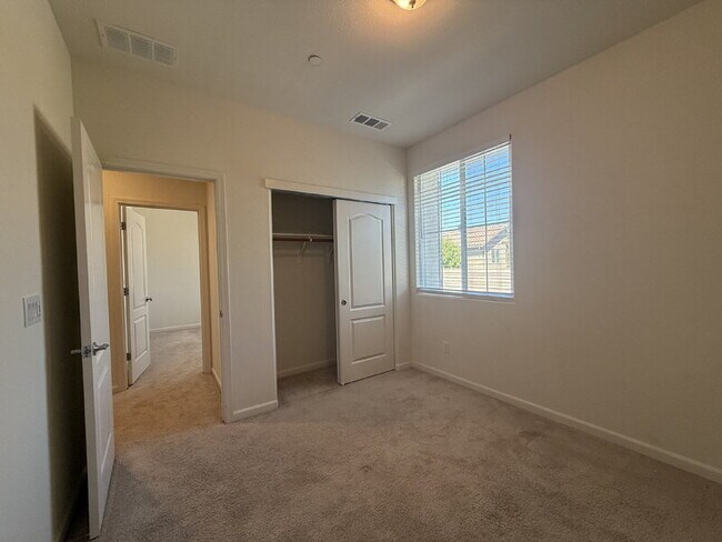 Building Photo - 3654 el Dala Ln