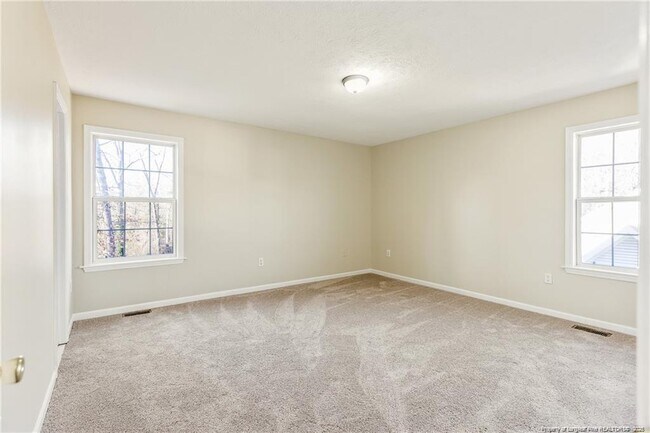 Building Photo - 8528 English Saddle Dr