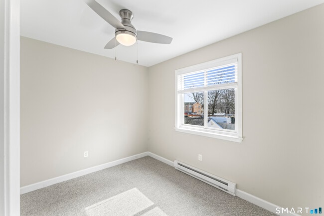 Building Photo - 24 Glenwood Ave