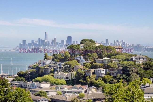 Building Photo - Resort Style Living in Prime Tiburon Location!