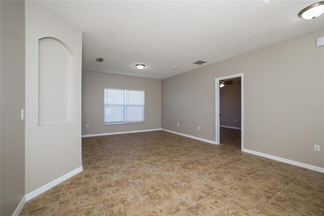 Building Photo - 446 Spike Ct