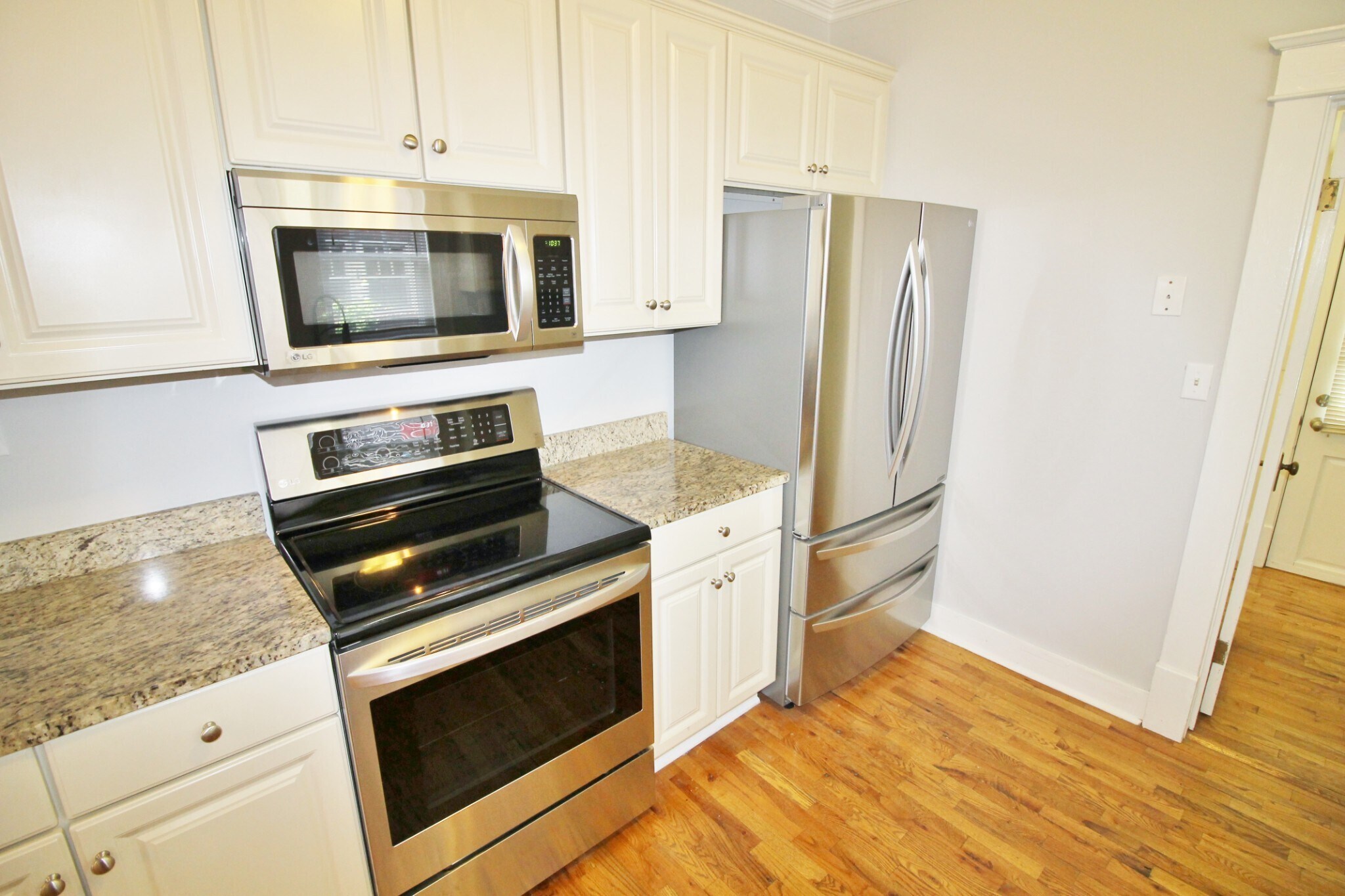 Building Photo - 1711 Villa Pl