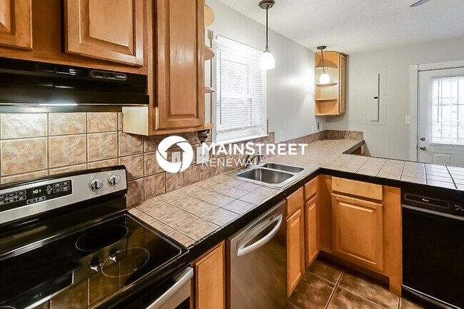 Building Photo - 3 Bedroom Pet-Friendly Home in Bartlett, TN with Main Street Renewal