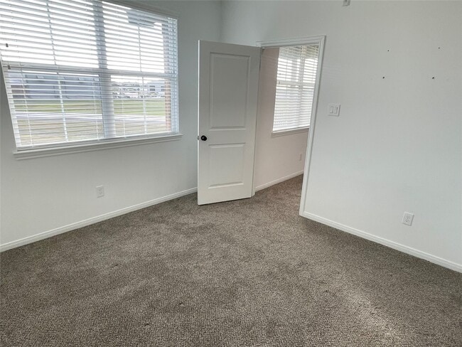 Building Photo - 2400 Nile Valley Rd