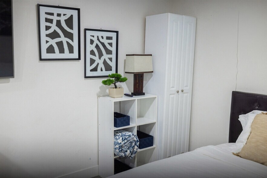 Building Photo - 1219 W 500 S