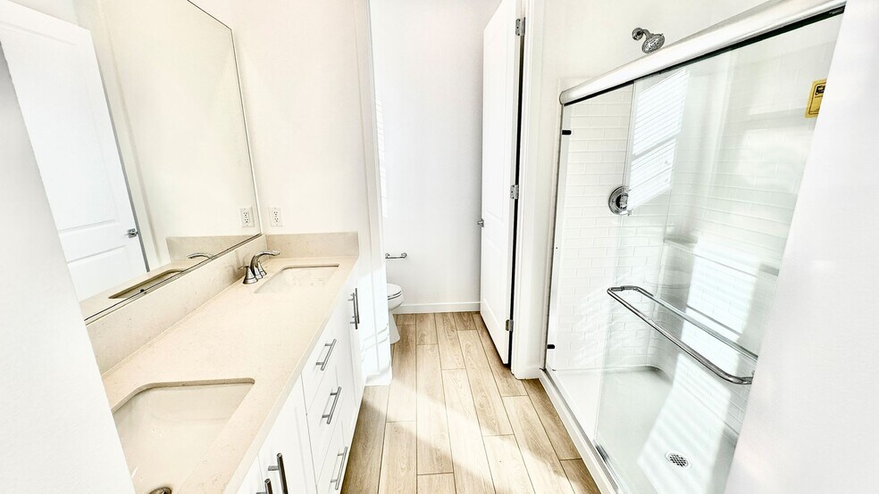 Building Photo - 9324 Via Azul