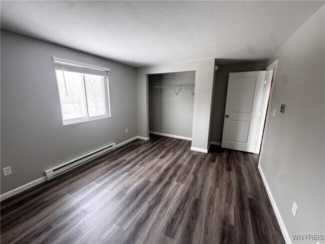 Building Photo - 9049 Zito Dr