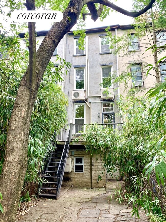 Building Photo - 292 Lafayette Ave
