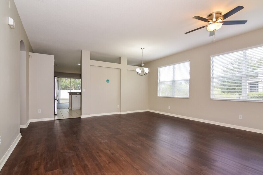 Building Photo - 7936 Terrace Ridge Dr
