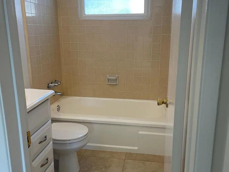 Building Photo - 9546 Mason St