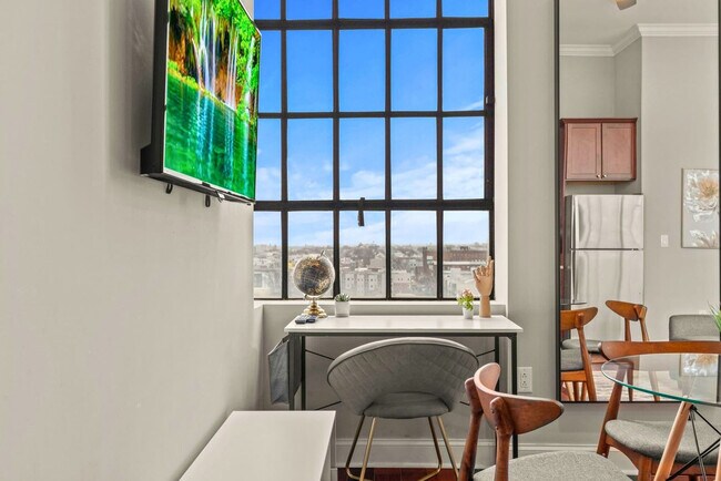 Building Photo - 1421 N 5th St