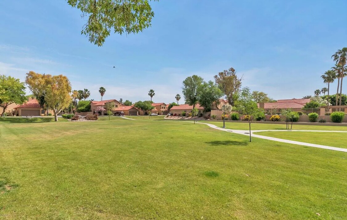 Communitypark - 852 N Terrace Rd