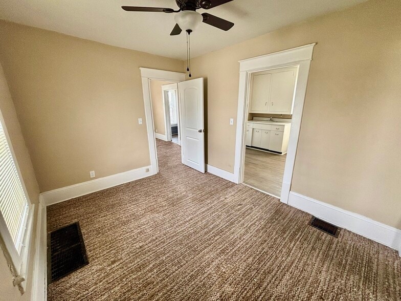 Building Photo - 158 16th St NW