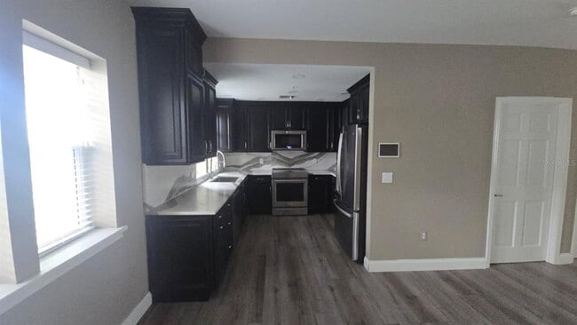 Building Photo - 215 18th Ave