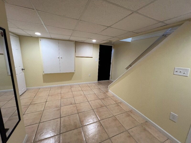 Building Photo - 643 47th St