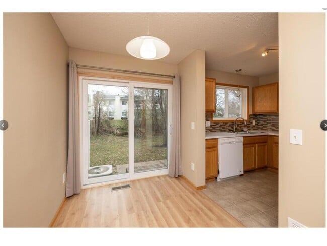 Building Photo - 16331 Timber Crest Dr SE