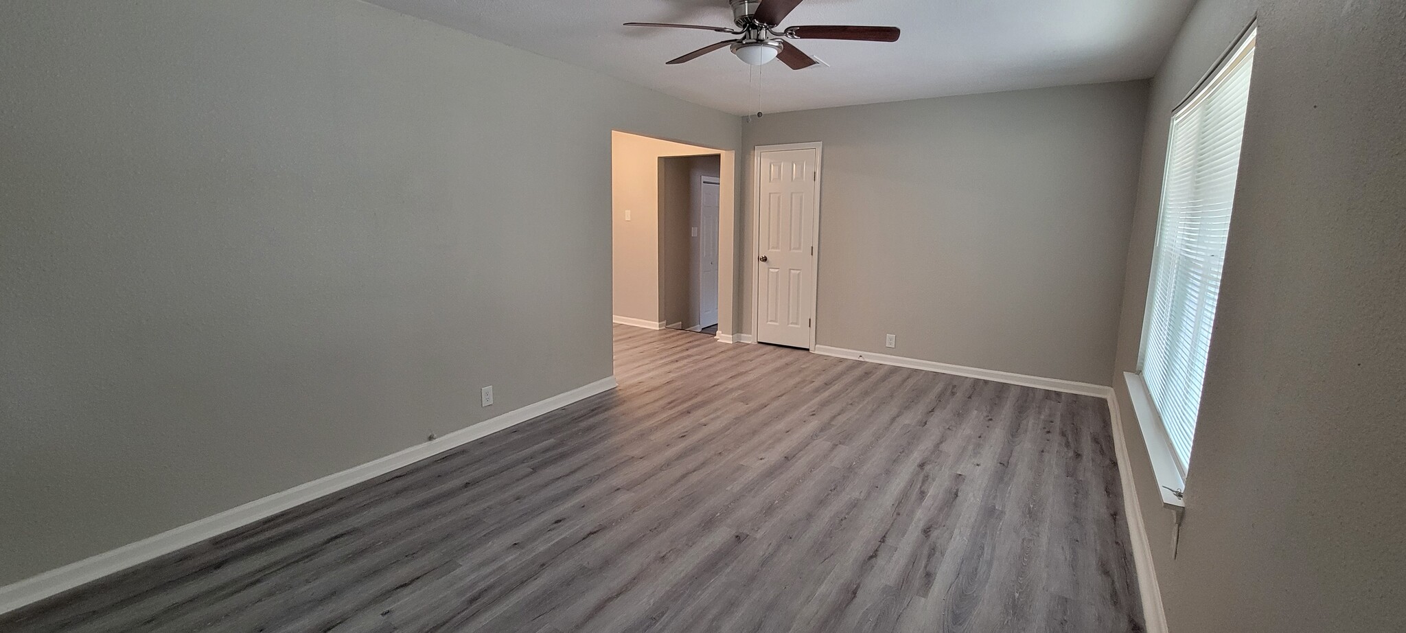 Front sunroom - 903 Brockman St