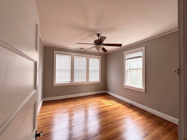 Building Photo - Bungalow in Rosewood