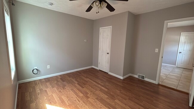 Building Photo - 12010 Paul Ave