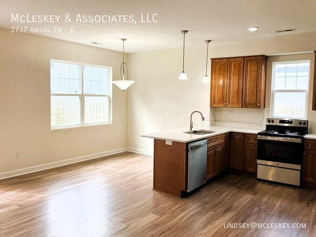 Building Photo - 2737 Ansol Ln