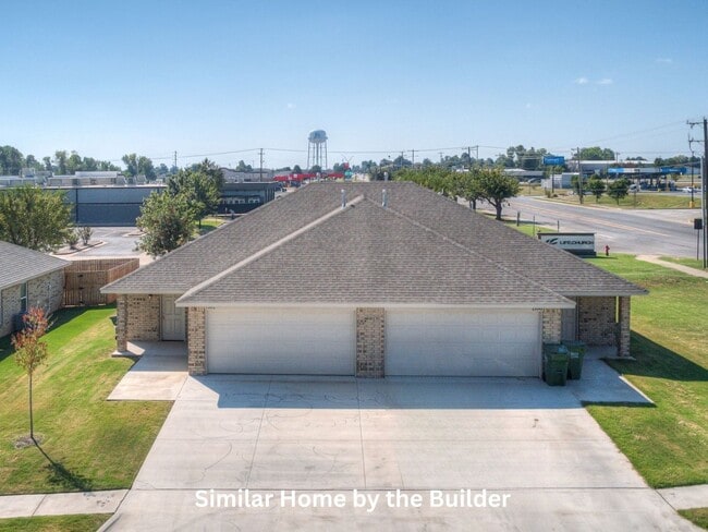 Building Photo - Pet-Friendly 3-Bed Home – Move-In Ready with Garage