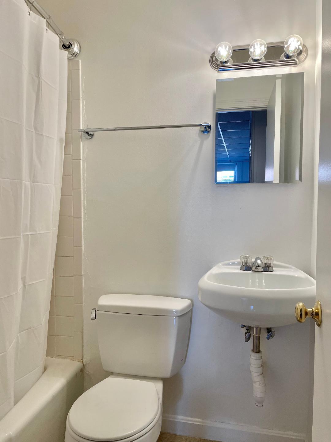 Building Photo - 272 Newbury St