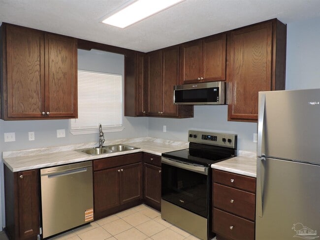 Building Photo - 5084 Yacht Harbor Dr