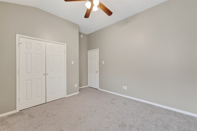 Building Photo - 6431 Applewood Forest Dr