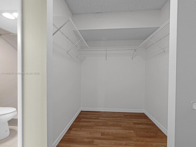 Building Photo - 1000 St Charles Pl