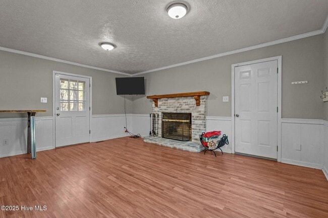 Building Photo - 215 Canterbury Rd