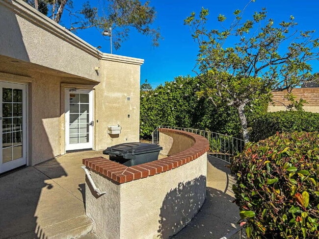 Building Photo - 7422 Seastar Dr