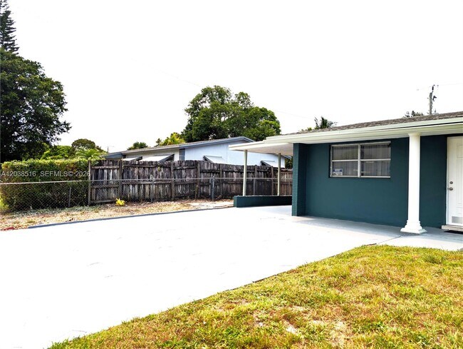 Building Photo - 2721 NW 25th St