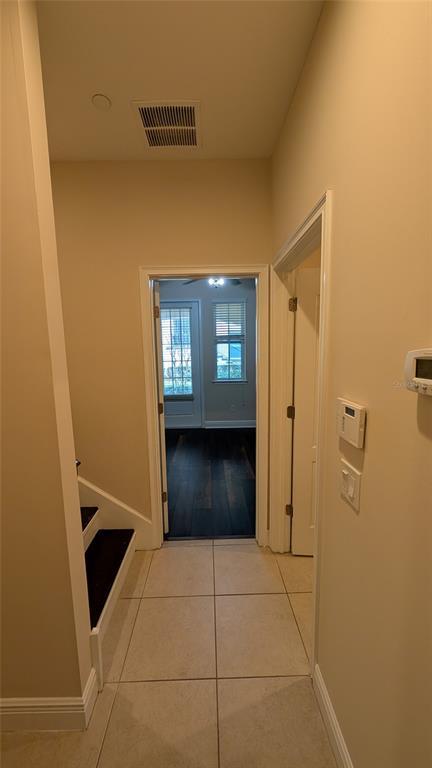 Building Photo - 584 Scotia Pl