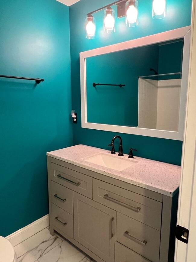 Building Photo - One-Level Updated Home in Hilton Head Plan...