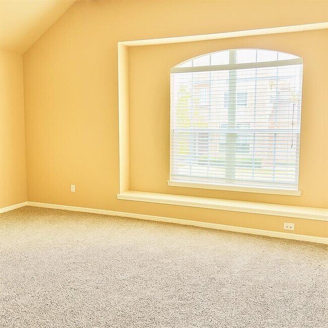 Building Photo - 513 Fallen Oaks Dr