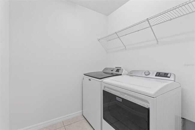 Building Photo - 1557 Venice Ln