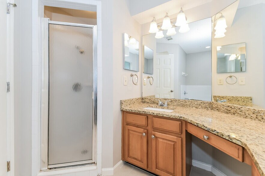 Building Photo - 552 Sparrow Branch Cir