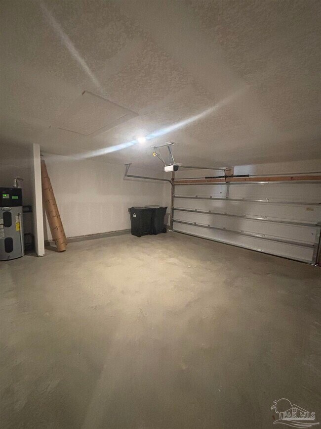 Building Photo - 111 Anhinga St