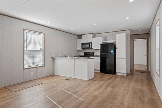 Building Photo - 1751 N Grand Ave W