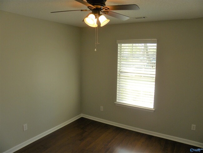 Building Photo - 258 Mountain Creek Dr