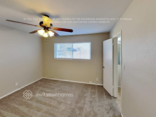 Building Photo - 1720 E Dana Ave