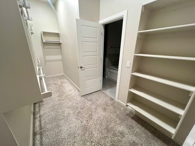 Building Photo - 4116 Palmetto Trail