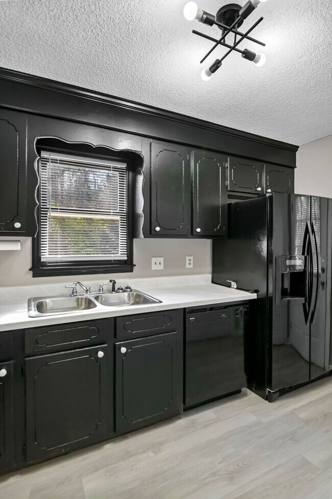 Building Photo - Beautifully Renovated 3-Bedroom Home in Columbia, SC!