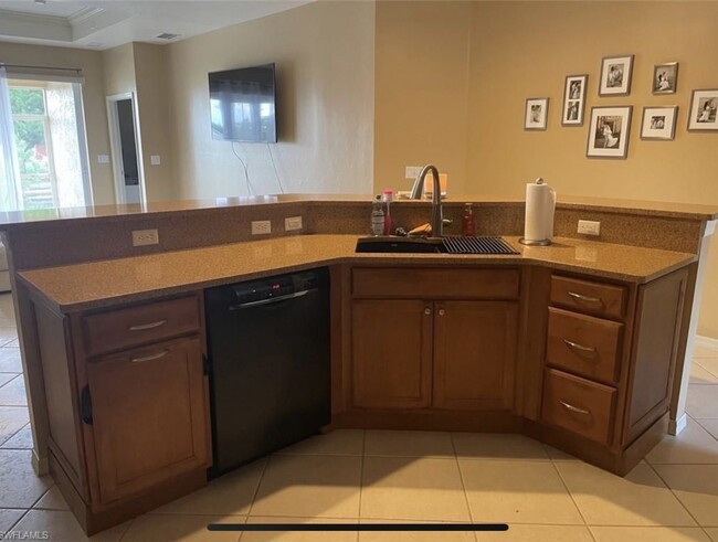 Kitchen island - 627 SW 47th Ter