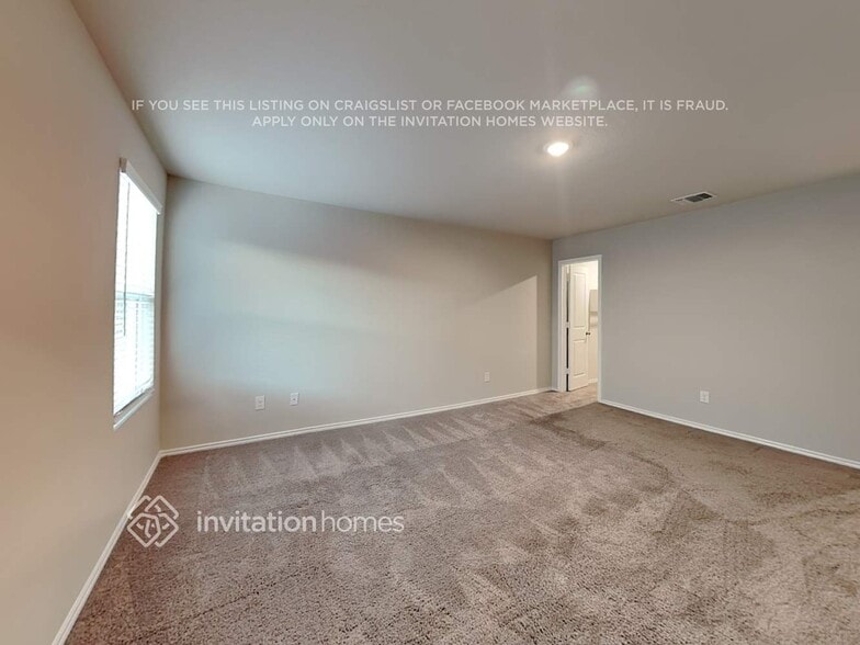 Building Photo - 5715 Leon Pl