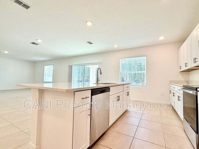 Building Photo - 646 Teviot Rd