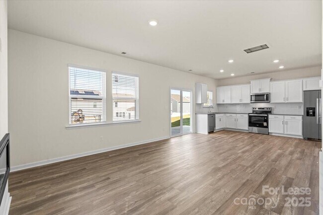 Building Photo - 1339 37th Ave Lane NE