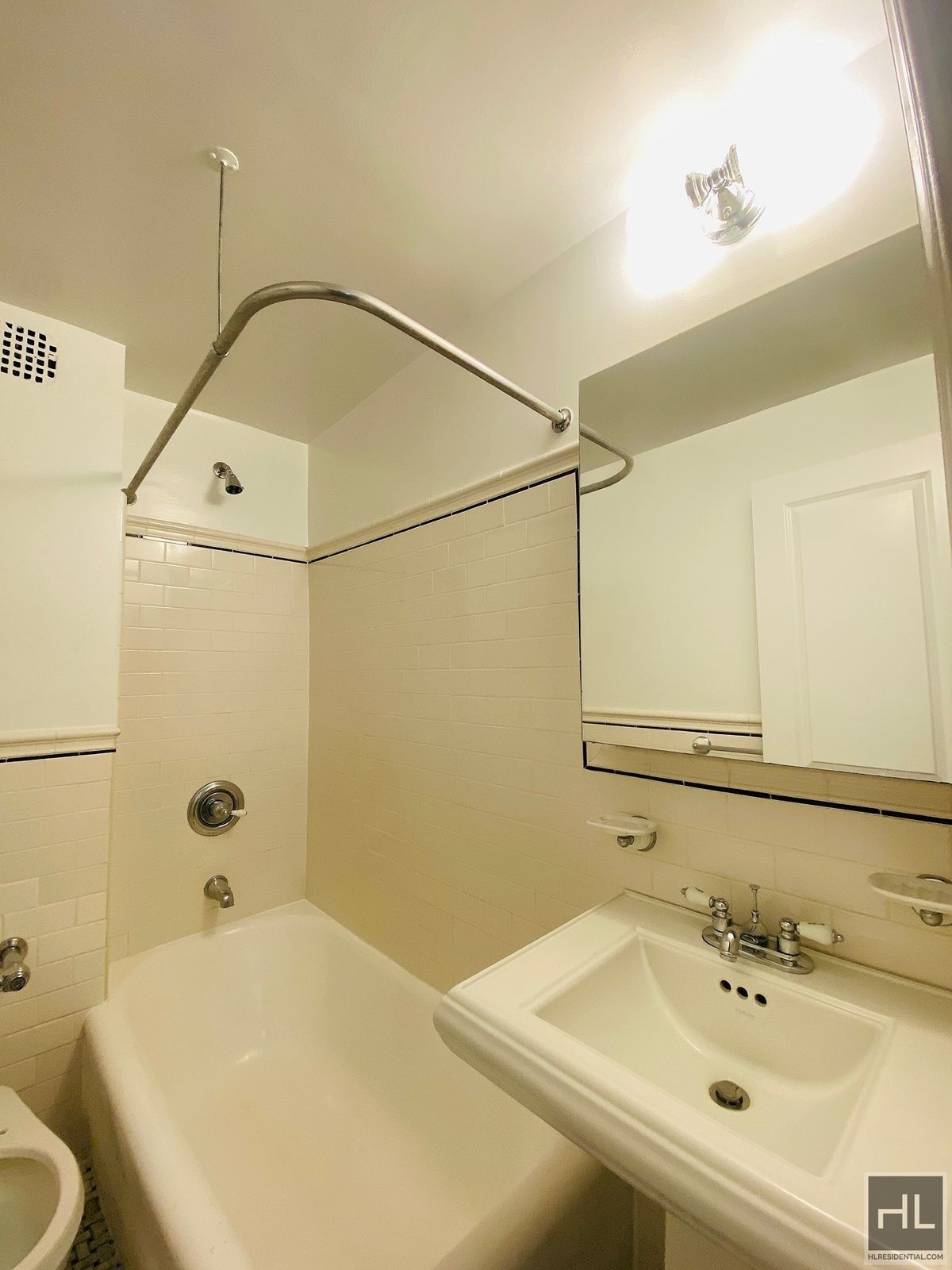 Building Photo - Christopher Street